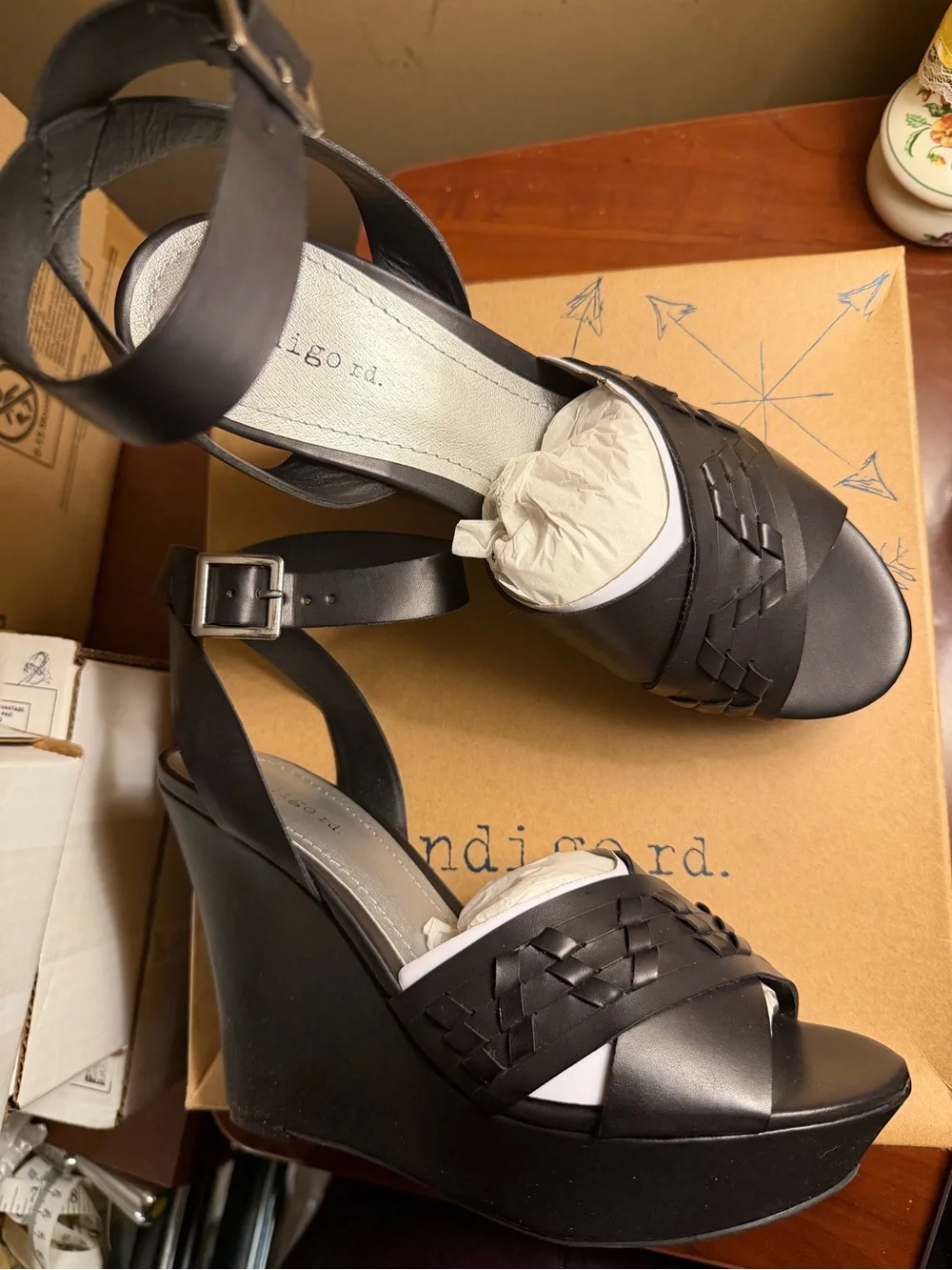 Índigo Black Platform Wedge Sandals Size 9 New In Box Gift